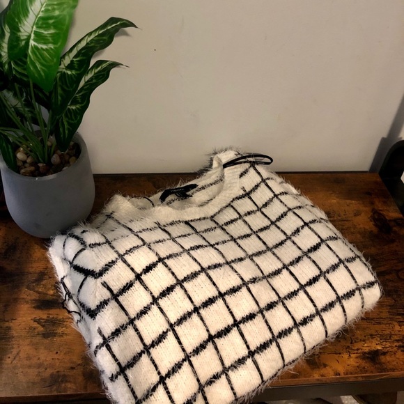 FOREVER 21 Fuzzy & Warm Black & White Sweater_SM - Picture 5 of 11